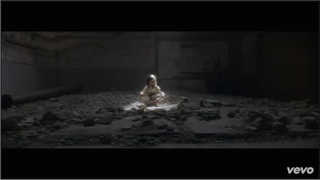 Illustration for article titled Sia Has Picked Yet Another Bewigged Child to Represent Her in the 'Alive' Video